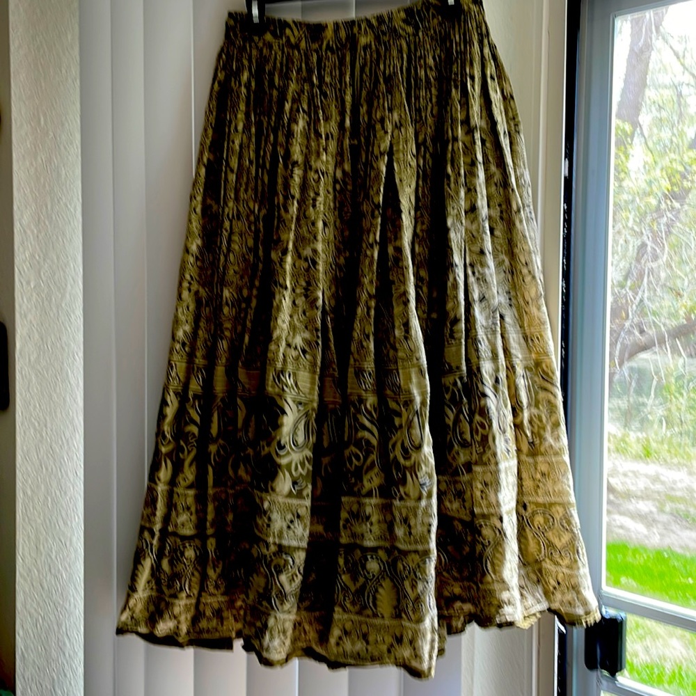 Super soft, flowy, comfortable skirt!